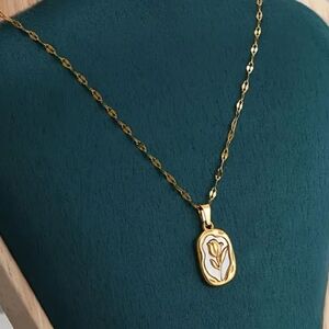 18k Gold Plated Elegant Gold Pendant Necklace